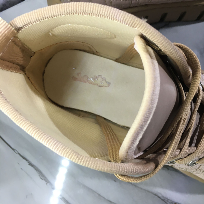 محصول نمونه تستی نیم بوت زنانه مدل کاپشنی خشتی کد lv-m2026